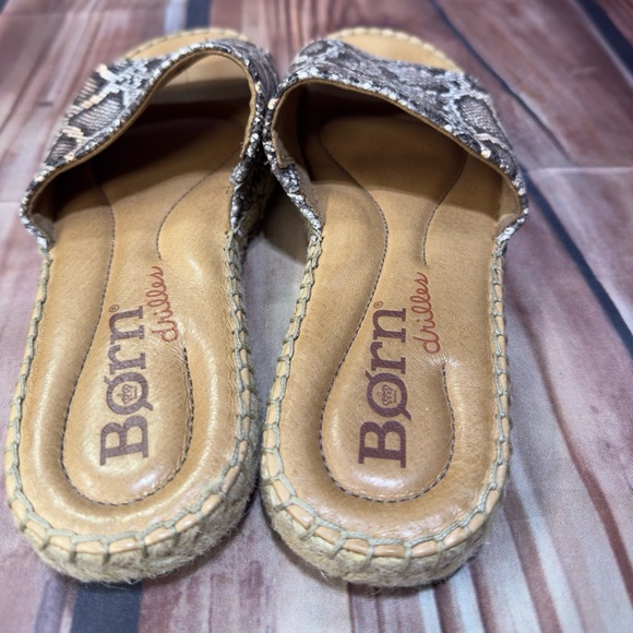 Born Drilles Sandals Snake Print Leather Flats 6 - Picture 2 of 3